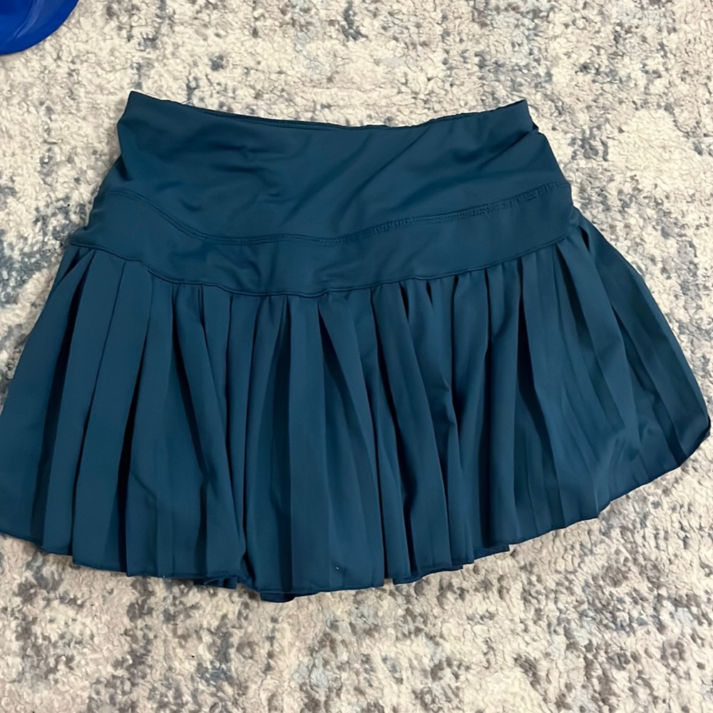 gold hinge skirt